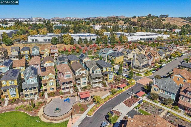 1902 Shasta Ln, Hercules, CA 94547