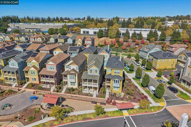 1902 Shasta Ln, Hercules, CA 94547