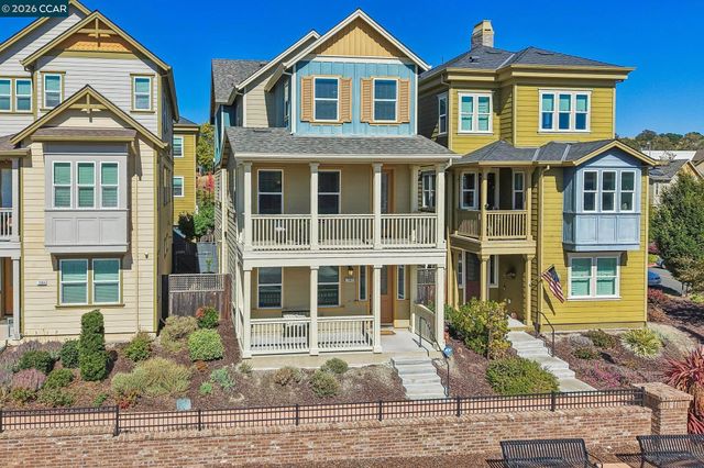 1902 Shasta Ln, Hercules, CA 94547