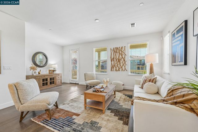 1902 Shasta Ln, Hercules, CA 94547