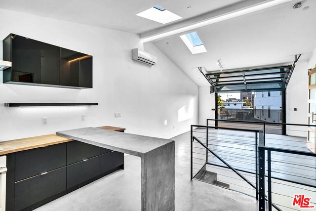 1447 11th Street, Santa Monica, CA 90401