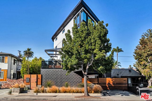 1447 11th Street, Santa Monica, CA 90401