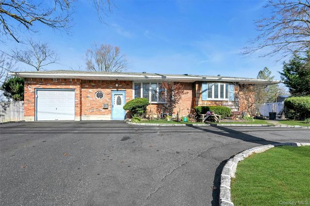 133 Wolf Hill Road, Melville, NY 11747