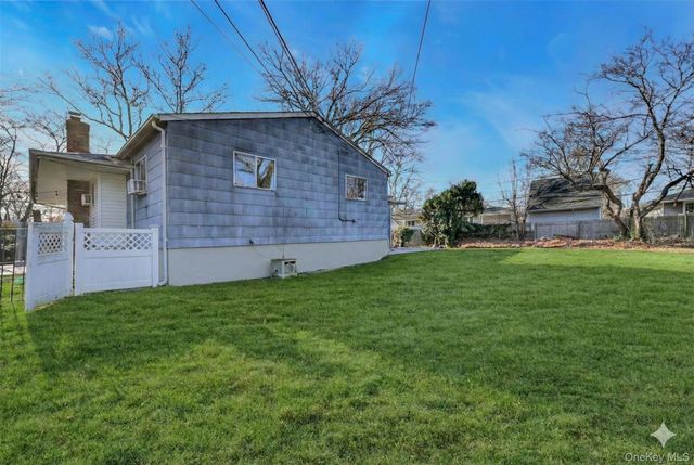 133 Wolf Hill Road, Melville, NY 11747