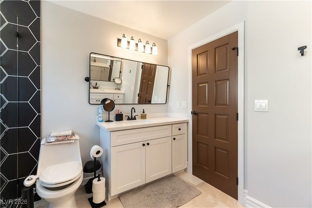 2845 Queens Courtyard Drive, Las Vegas, NV 89109