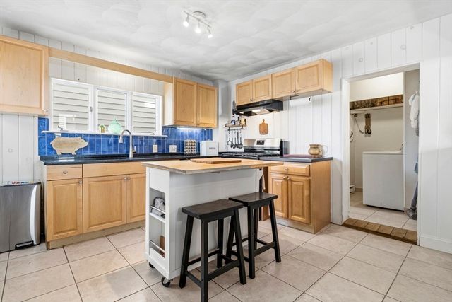 39 Alston Street, Somerville, MA 02143