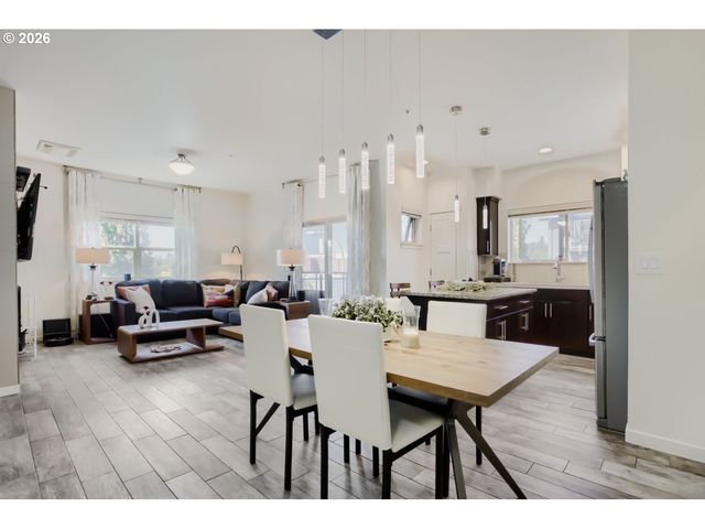13895 Sw MERIDIAN St 312, Beaverton, OR 97005