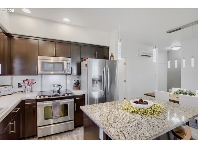 13895 Sw MERIDIAN St 312, Beaverton, OR 97005