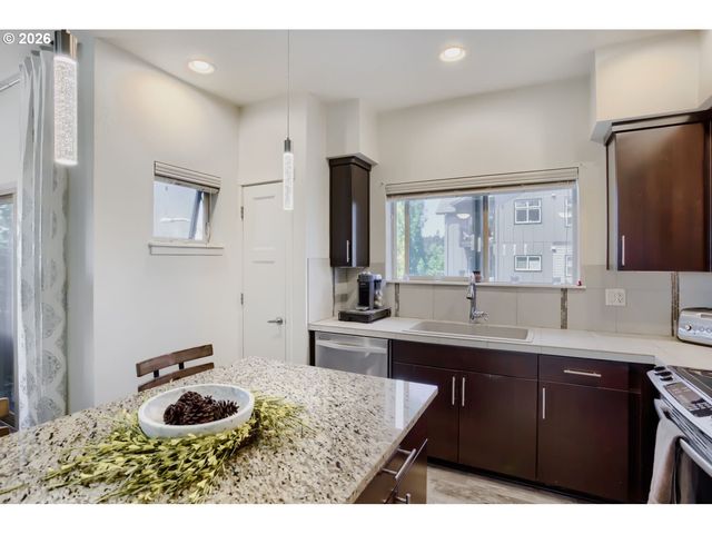 13895 Sw MERIDIAN St 312, Beaverton, OR 97005