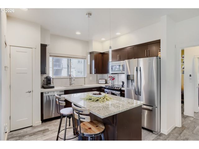 13895 Sw MERIDIAN St 312, Beaverton, OR 97005