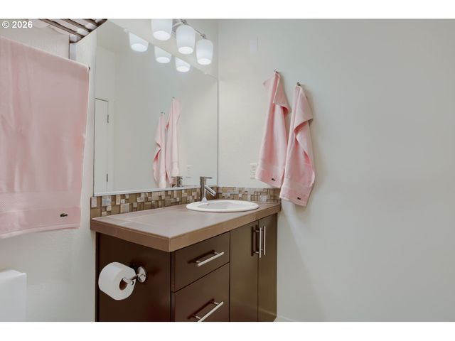13895 Sw MERIDIAN St 312, Beaverton, OR 97005