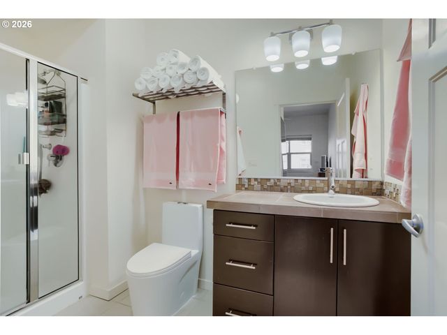 13895 Sw MERIDIAN St 312, Beaverton, OR 97005