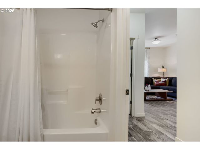 13895 Sw MERIDIAN St 312, Beaverton, OR 97005