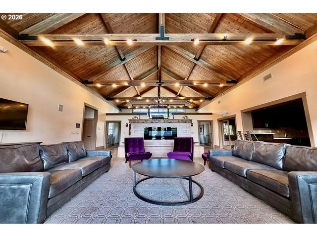 13895 Sw MERIDIAN St 312, Beaverton, OR 97005