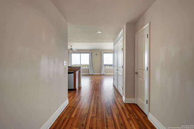 215 Center St Apt 1905, San Antonio, TX 78202