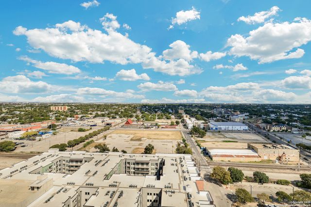 215 Center St Apt 1905, San Antonio, TX 78202