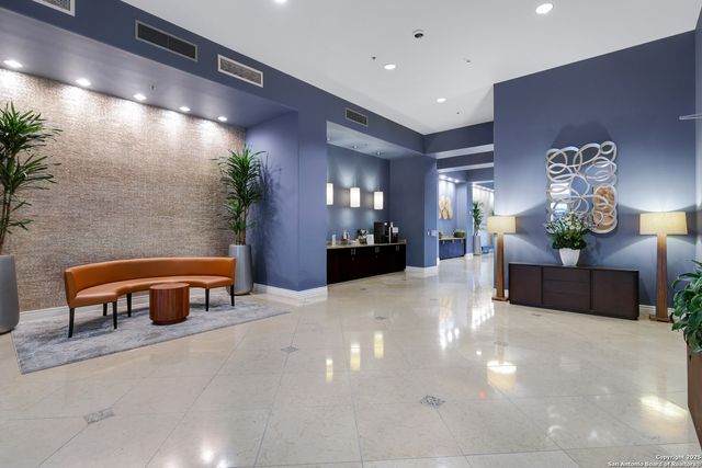 215 Center St Apt 1905, San Antonio, TX 78202