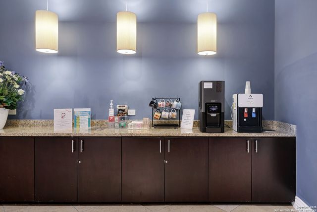 215 Center St Apt 1905, San Antonio, TX 78202