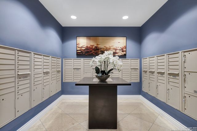 215 Center St Apt 1905, San Antonio, TX 78202