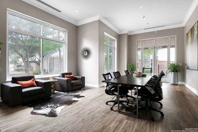 215 Center St Apt 1905, San Antonio, TX 78202