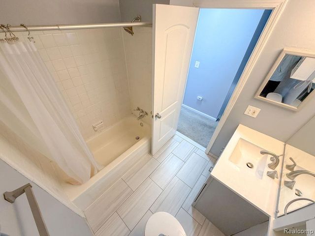 24943 Mayfair Street, Flat Rock, MI 48134