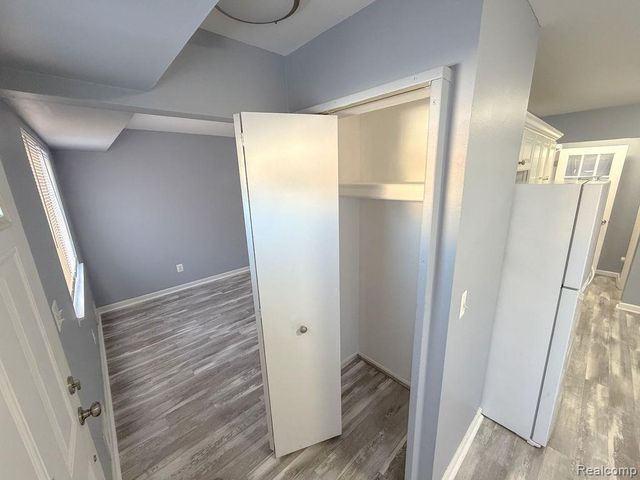 24943 Mayfair Street, Flat Rock, MI 48134