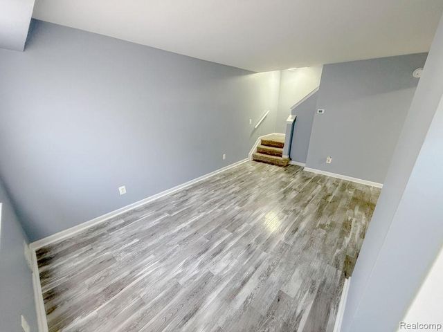 24943 Mayfair Street, Flat Rock, MI 48134