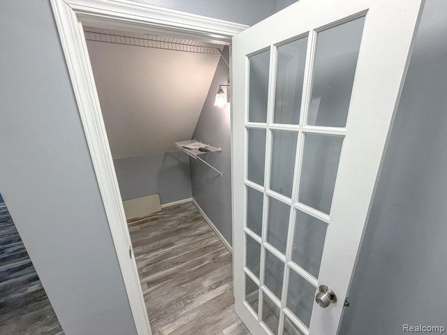 24943 Mayfair Street, Flat Rock, MI 48134