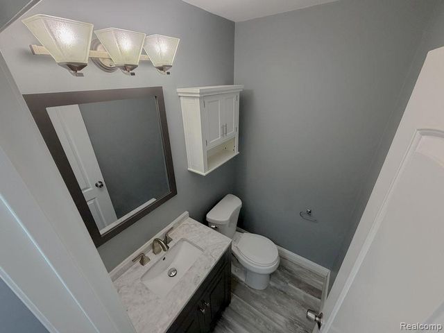 24943 Mayfair Street, Flat Rock, MI 48134