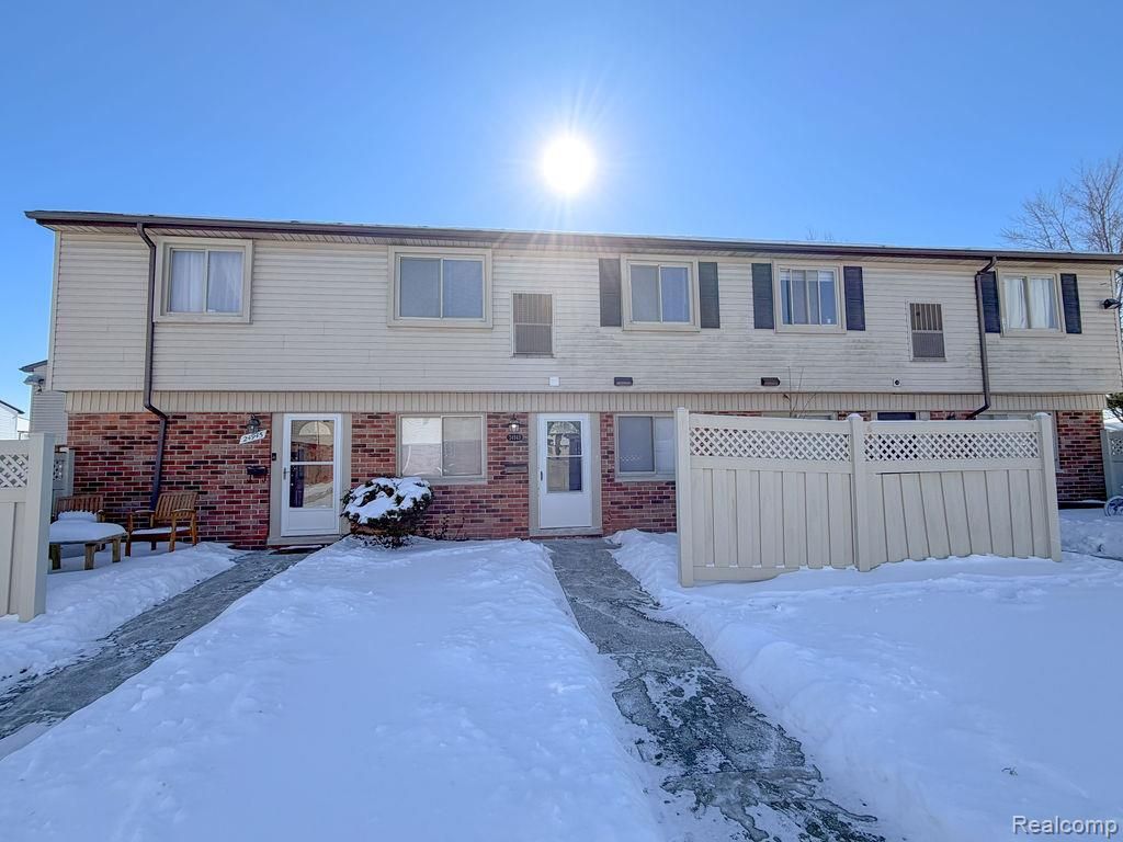 24943 Mayfair Street, Flat Rock, MI 48134