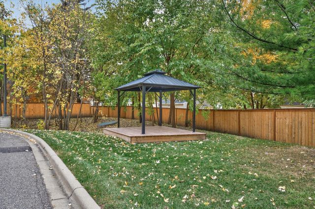 1776 Maryland Avenue E 100, Saint Paul, MN 55106