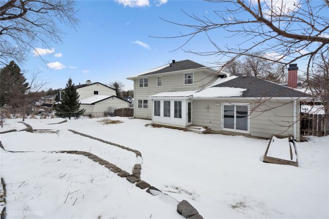 4104 Aspen Drive, West Des Moines, IA 50265