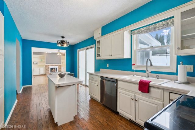 4104 Aspen Drive, West Des Moines, IA 50265