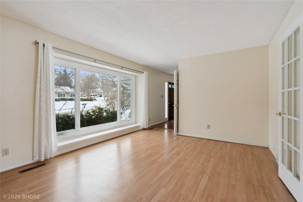 4104 Aspen Drive, West Des Moines, IA 50265