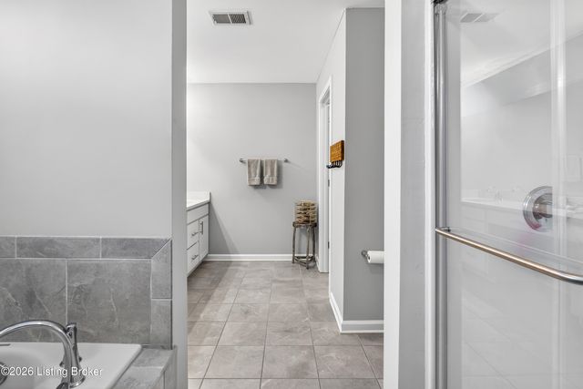 1882 Carabiner Way, Louisville, KY 40245
