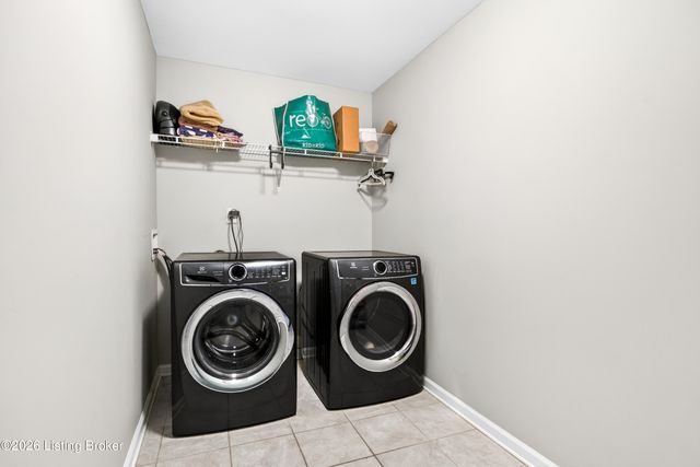 1882 Carabiner Way, Louisville, KY 40245