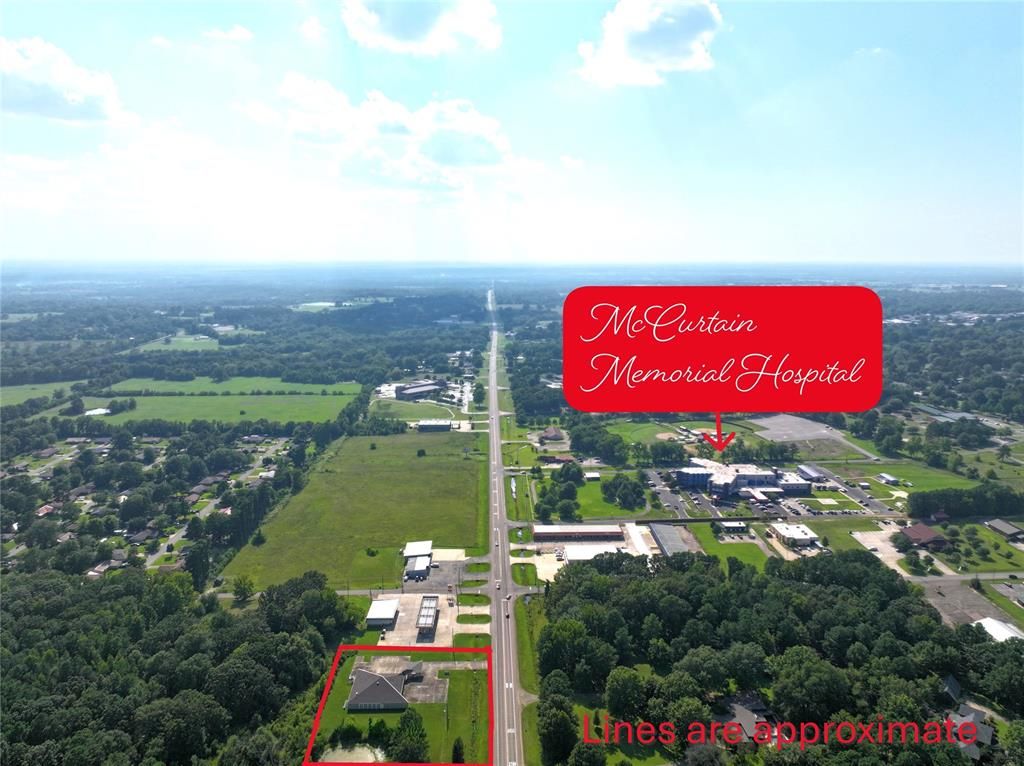 Image 2 of property listing at 1506 E Lincoln Road, Idabel, OK 74745