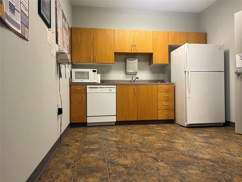 Image 41 of property listing at 1506 E Lincoln Road, Idabel, OK 74745