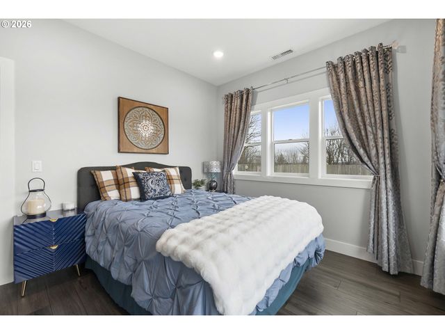 1141 CEDAR FALLS Rd, Washougal, WA 98671