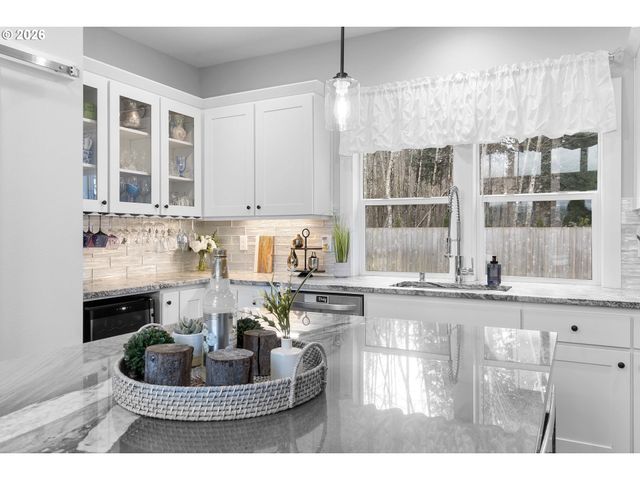 1141 CEDAR FALLS Rd, Washougal, WA 98671