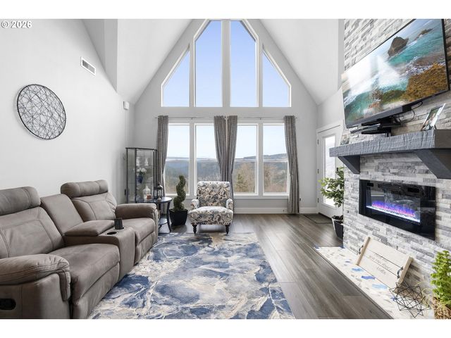 1141 CEDAR FALLS Rd, Washougal, WA 98671