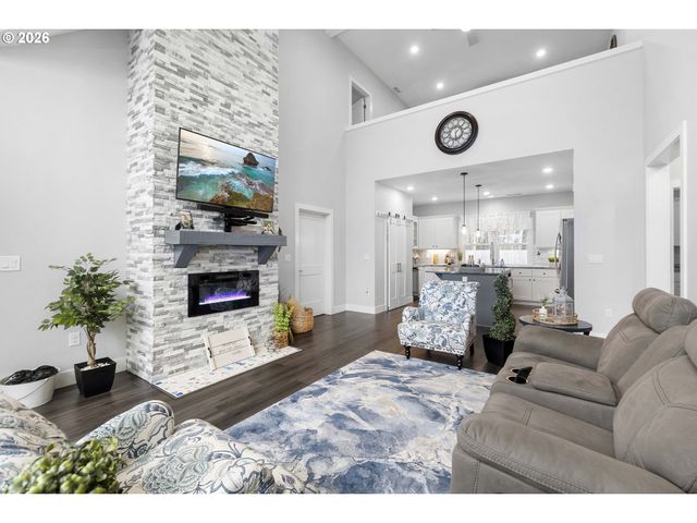 1141 CEDAR FALLS Rd, Washougal, WA 98671