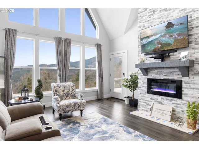 1141 CEDAR FALLS Rd, Washougal, WA 98671