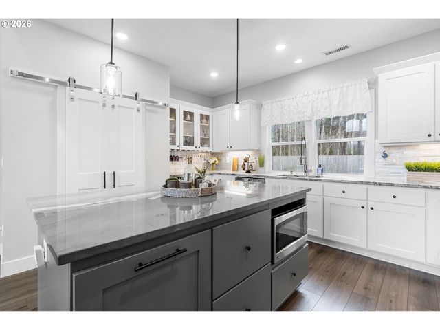 1141 CEDAR FALLS Rd, Washougal, WA 98671