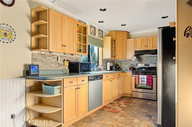 707 Virginia Court, Lake Arrowhead, CA 92352