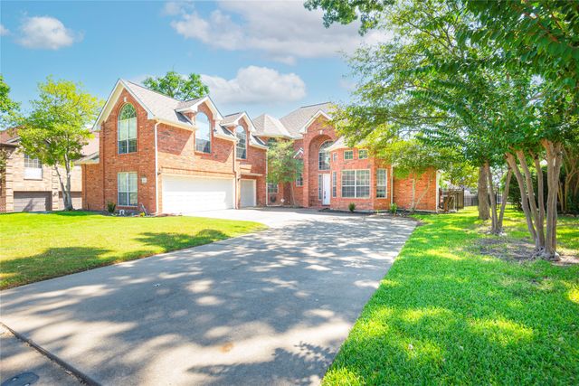 909 Hills Creek Drive, Mckinney, TX 75072