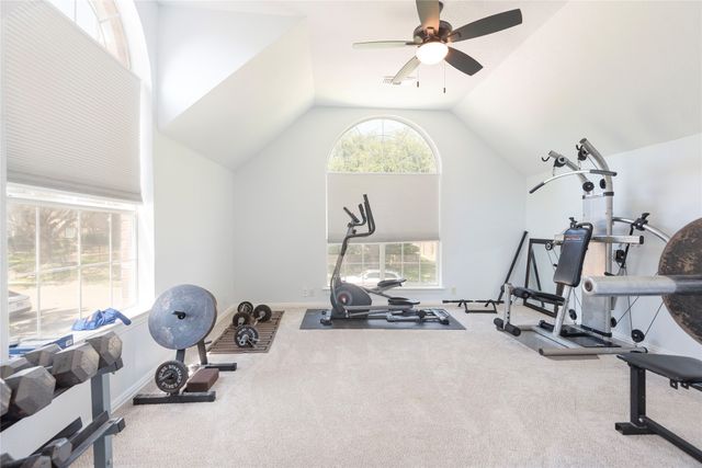 909 Hills Creek Drive, Mckinney, TX 75072
