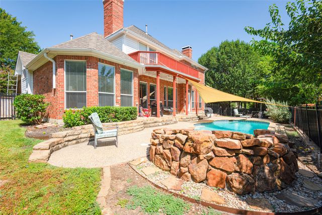 909 Hills Creek Drive, Mckinney, TX 75072