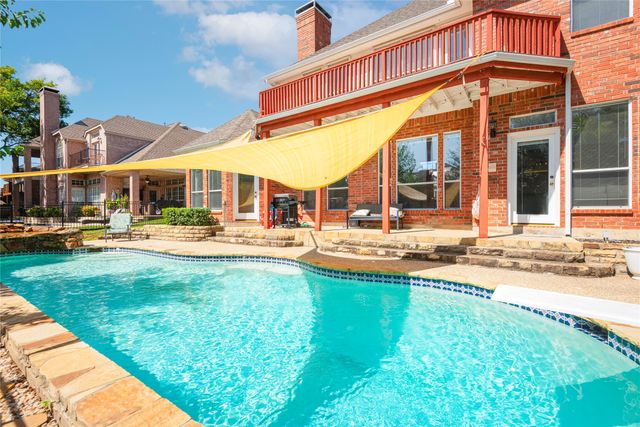 909 Hills Creek Drive, Mckinney, TX 75072