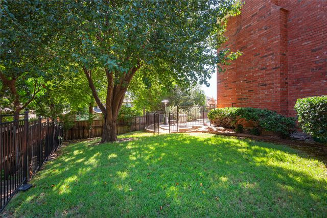 909 Hills Creek Drive, Mckinney, TX 75072